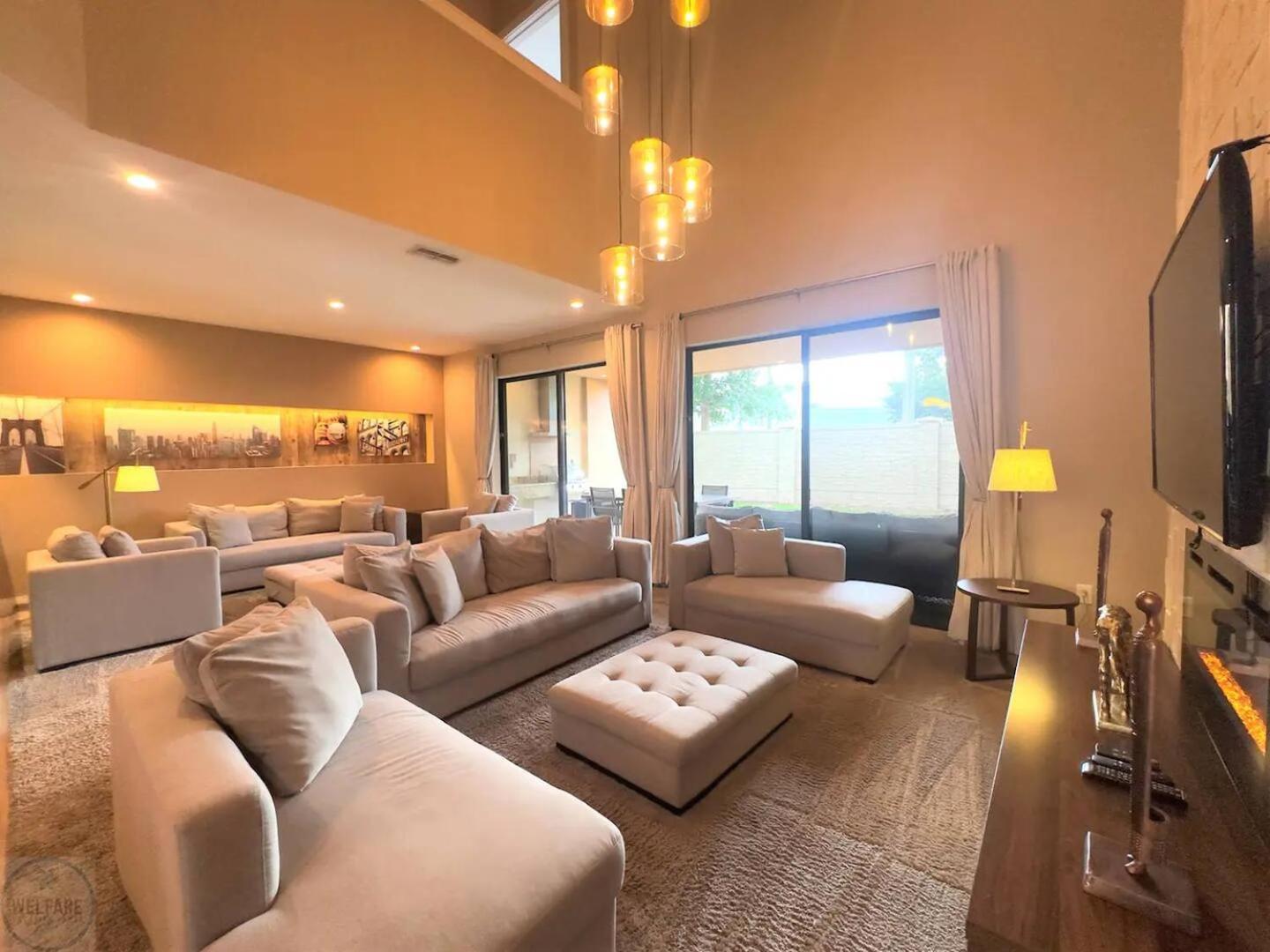 Beautiful Home W 3 En Suites & Breathtaking View Holiday home *